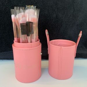 Pur 12-piece makeup brush kit with pink travel case NWOT